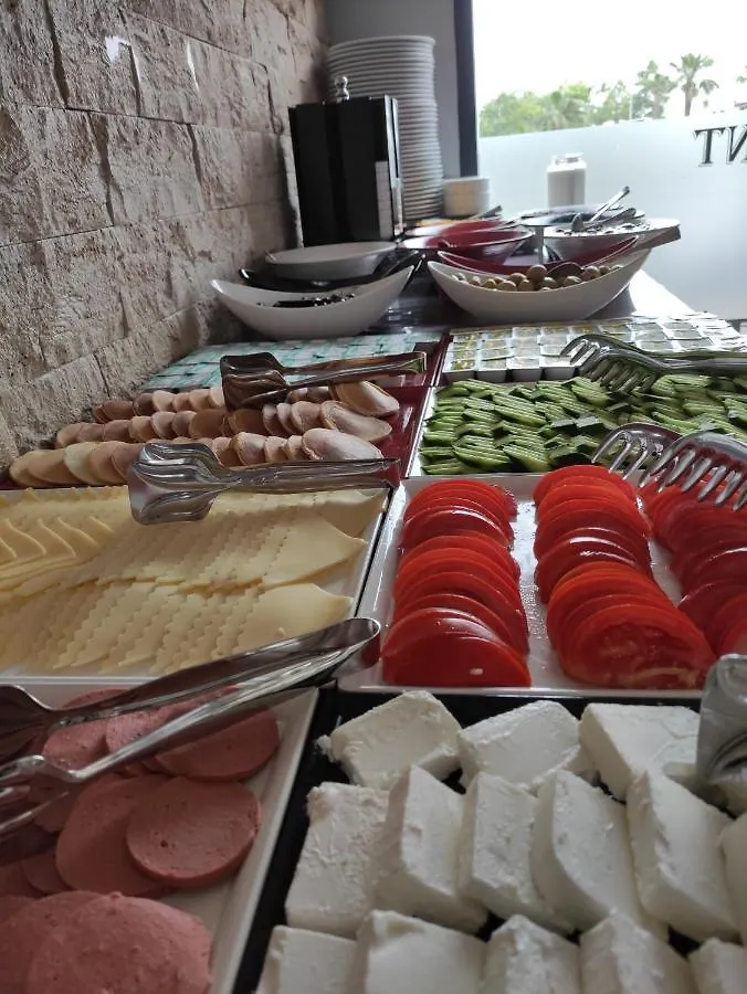 Canary Suite Otel ترابزون 3*,